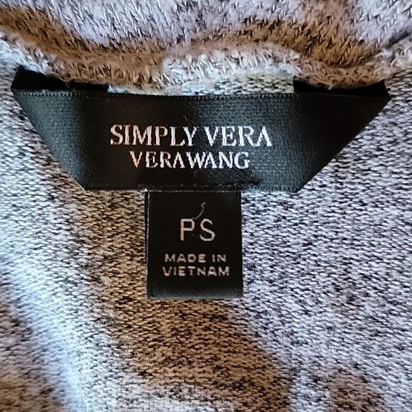 Simply Vera Wang sweater Size PS - Picture 6 of 9